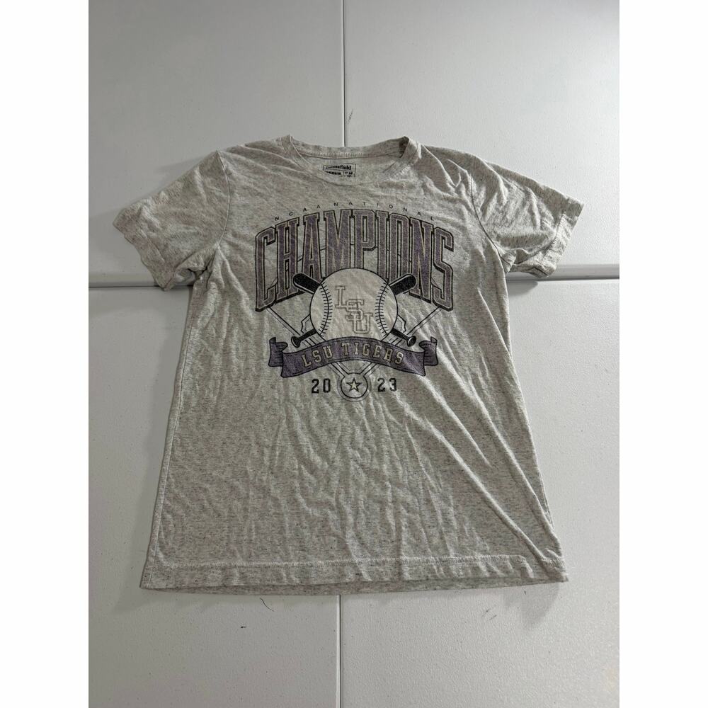 LSU Tigers 2023 National Champions Baseball T-Shirt Mens Medium Gray Homefield